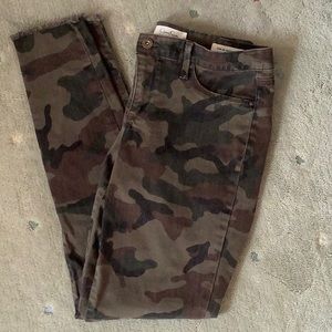 Jessica Simpson Super Skinny Camo Jeans SZ 29